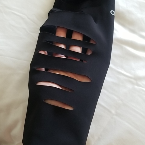 Alo Extreme Ripped Warrior Legging - Picture 5 of 5